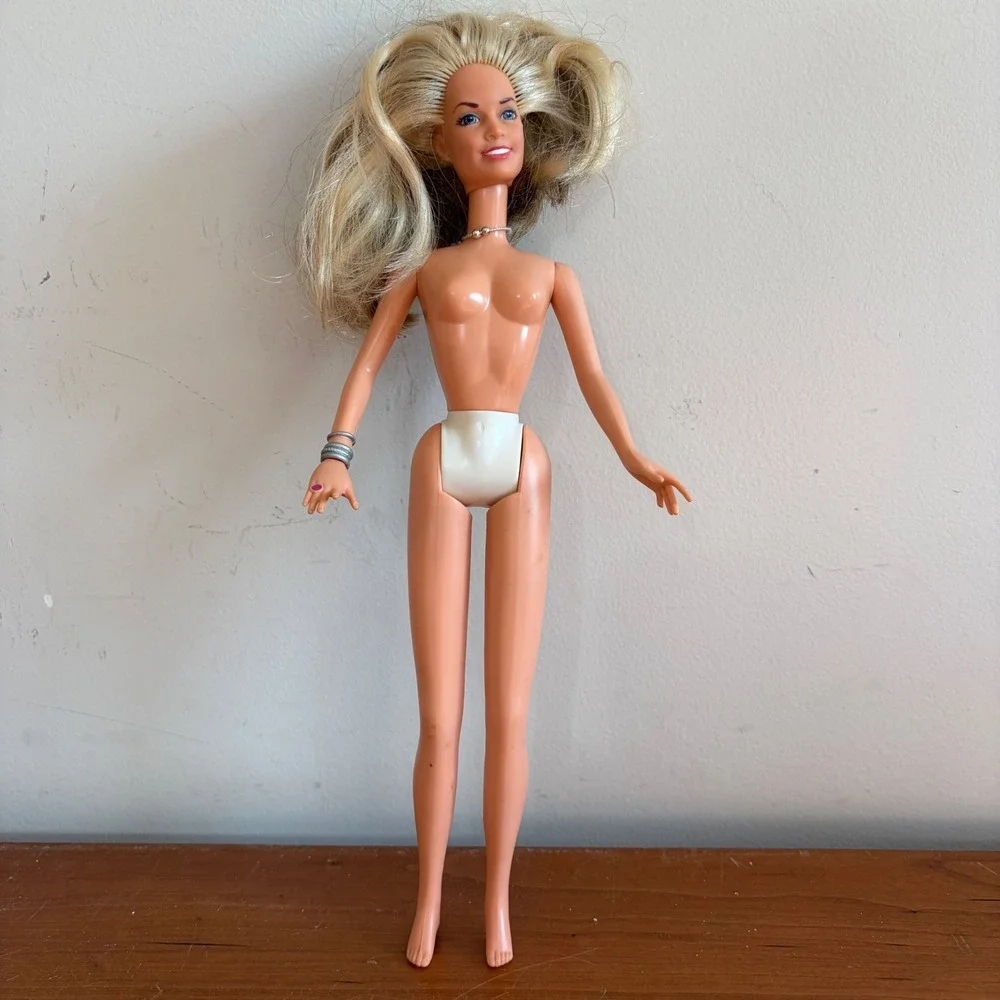 Vintage 1997 Sabrina the Teenage Witch Doll Viacom Hasbro Hand Flicking Magic